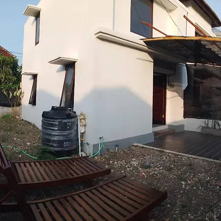 Bali House Apartment